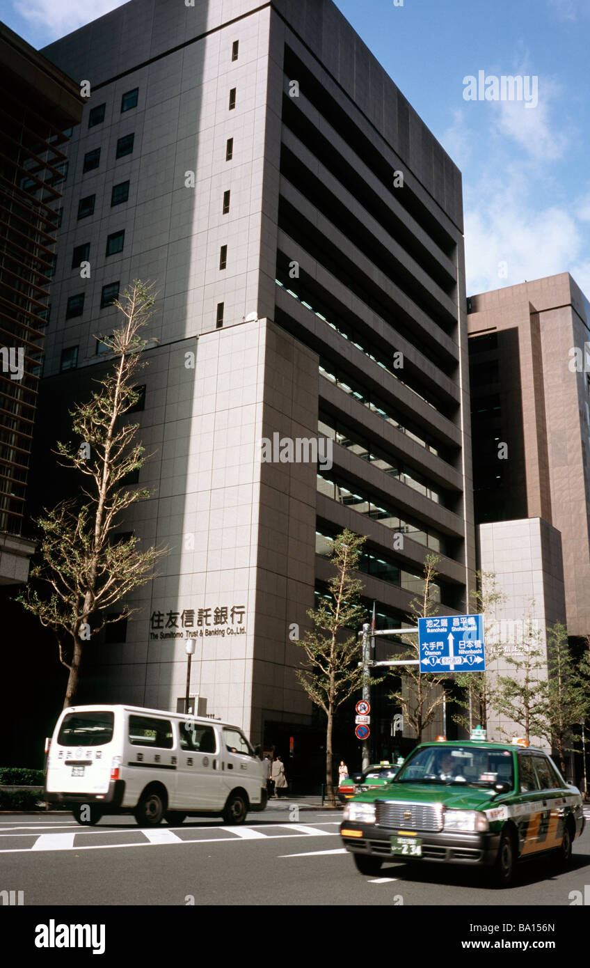 16. November 2004 - Bezirk Büros der Sumitomo Trust Banking Corp Ltd in Tokios finanziellen Marunouchi. Stockfoto
