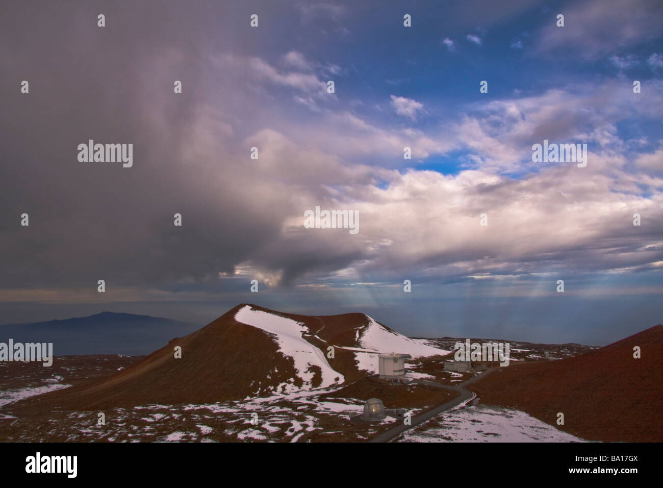 Observatorien auf dem Gipfel des Mauna Kea, Big Island, Hawaii, USA Stockfoto