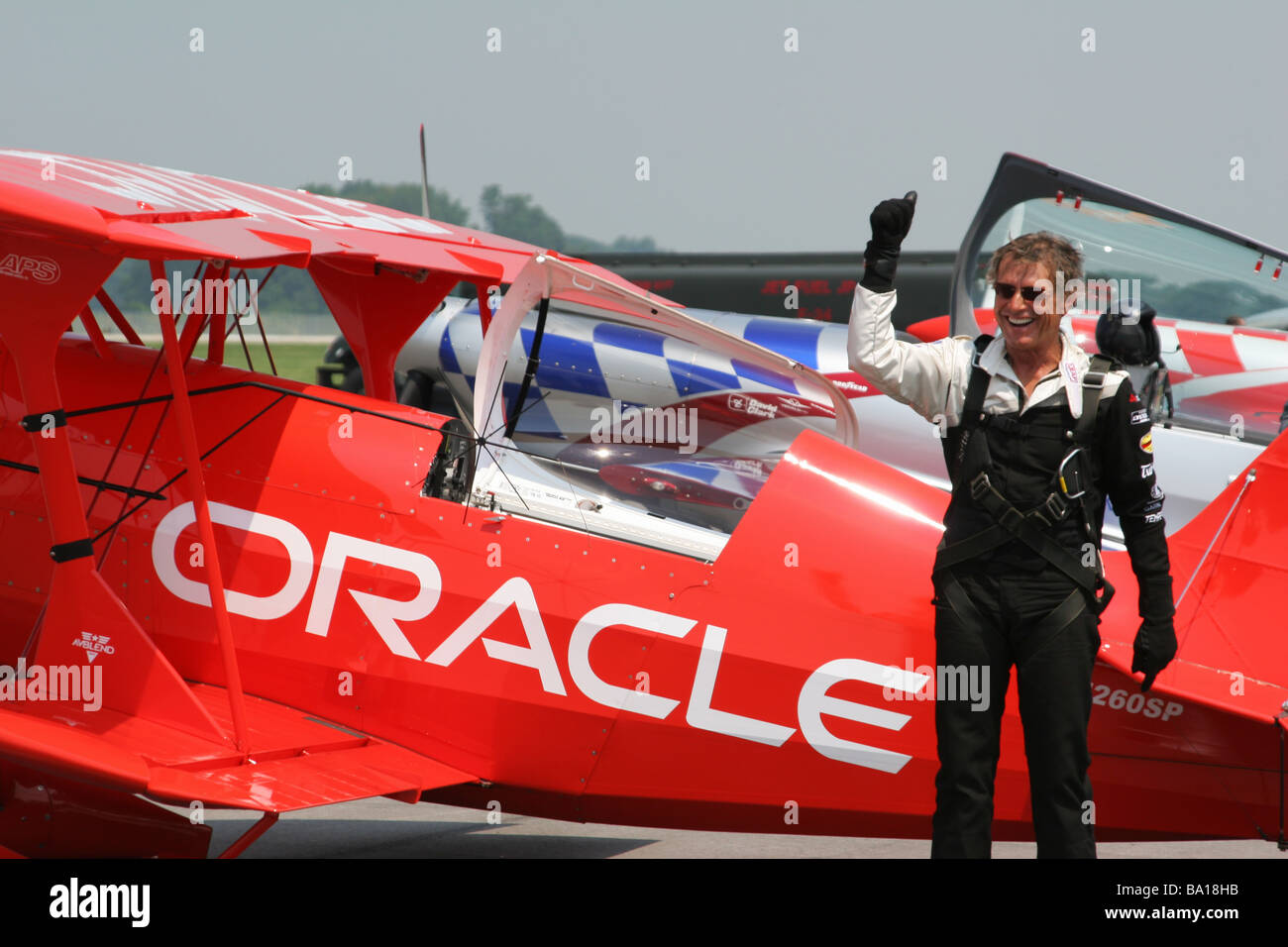 Sean D Tucker mit Oracle Kunstflug Flugzeug in Dayton Air Show Vandalia Ohio Stockfoto