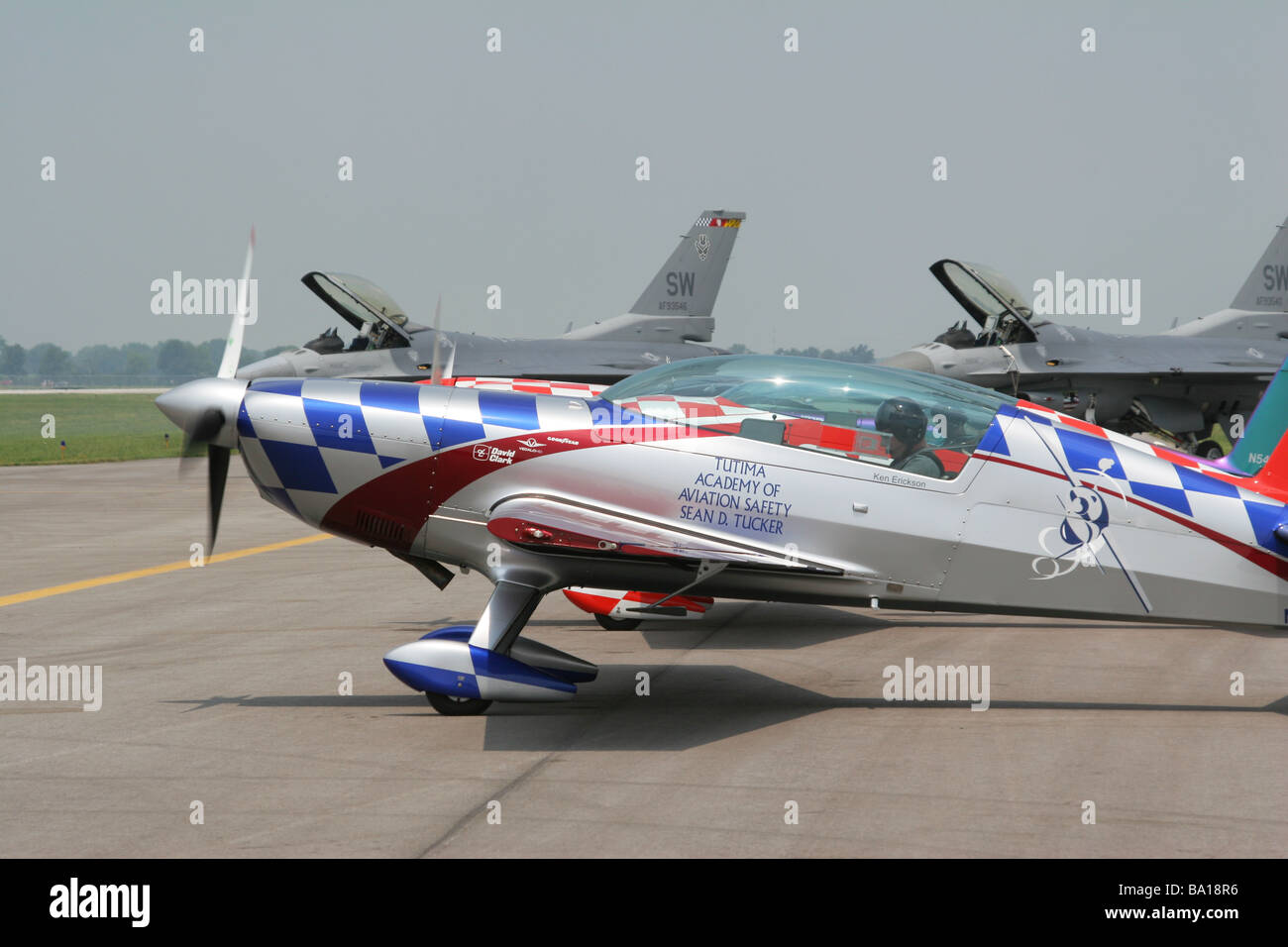 Ken Erickson mit Kunstflug Flugzeug in Dayton Air Show Vandalia Ohio Stockfoto