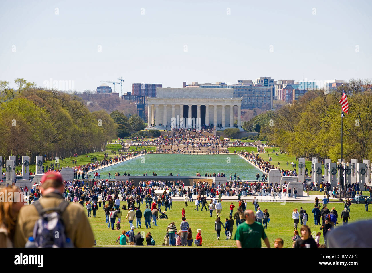 Lincoln Memorial-Washington DC mit Menschen und reflektierenden Teich tagsüber Stockfoto