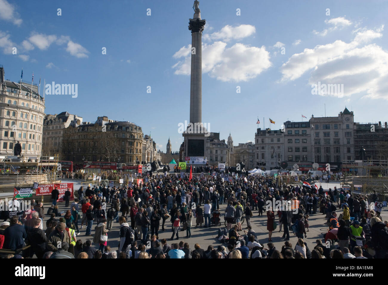 Rallye auf dem Trafalgar Square bei antikapitalistische Demonstration gegen G20-Gipfel in London, 1. April 2009 Stockfoto