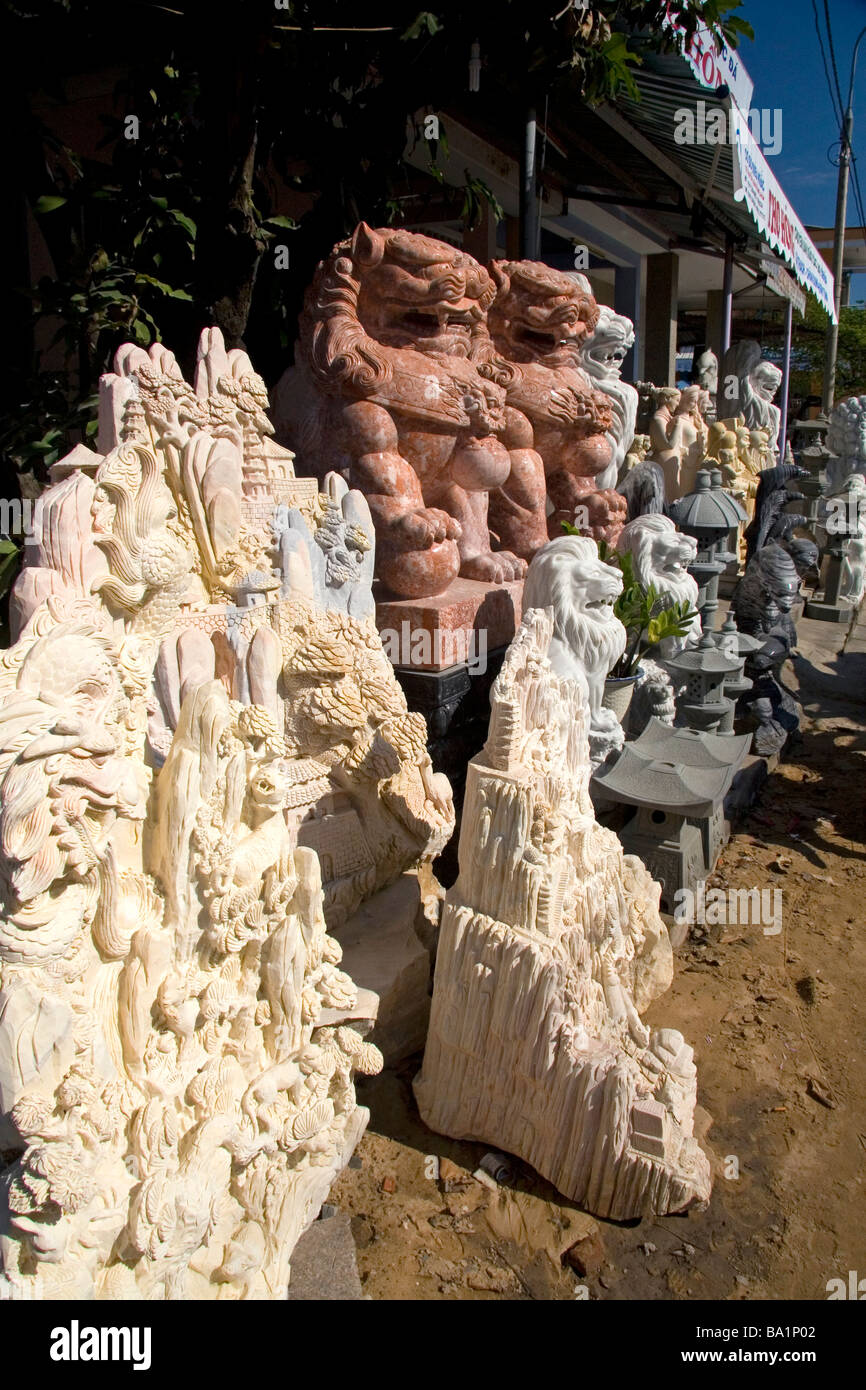 Marmor Skulpturen in einem Shop in Ngu Hanh Son Gemeinde südlich von Da Nang Vietnam verkauft Stockfoto