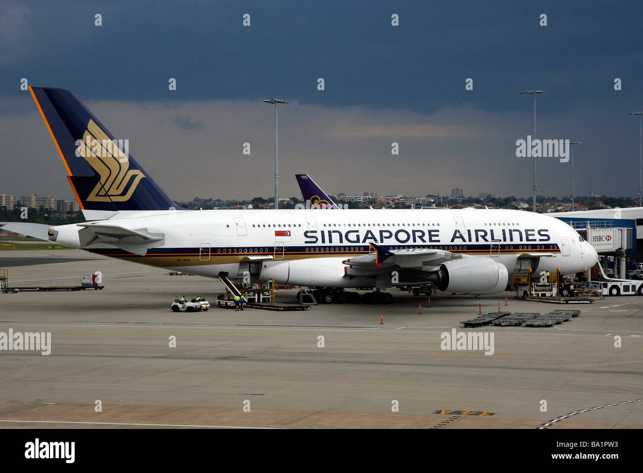Ein Singapore Airlines Airbus A380 Superjumbo Flugzeug sitzt auf dem Rollfeld in Sydney Kingsford Smith International Airport Stockfoto