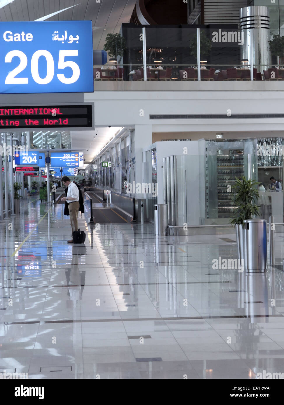 In der Transitzone des Dubai International Airport Terminal Stockfoto