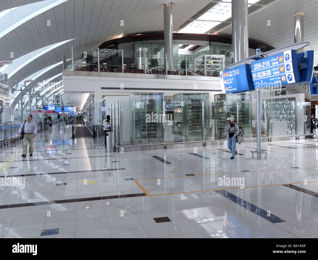 In der Transitzone des Dubai International Airport Terminal Stockfoto