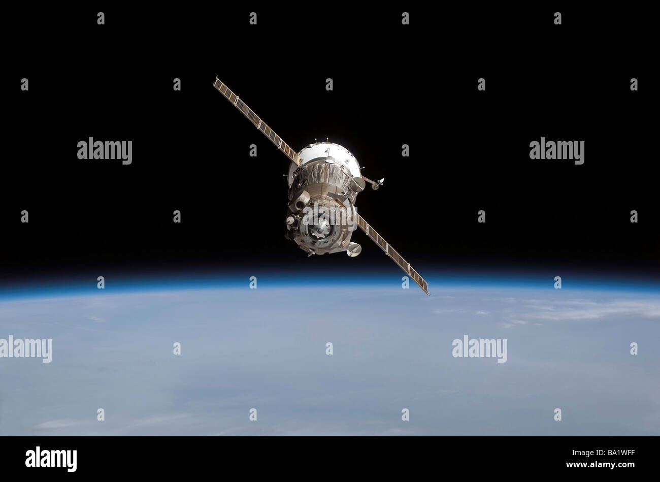 Das Raumschiff Sojus TMA-11 Horizont der Erde. Stockfoto