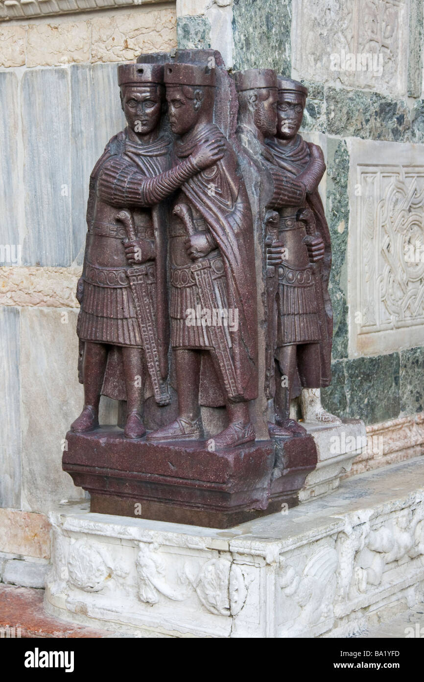 Statuen aus Konstantinopel jetzt außerhalb St. Marks Cathedral in Venedig Italien Stockfoto