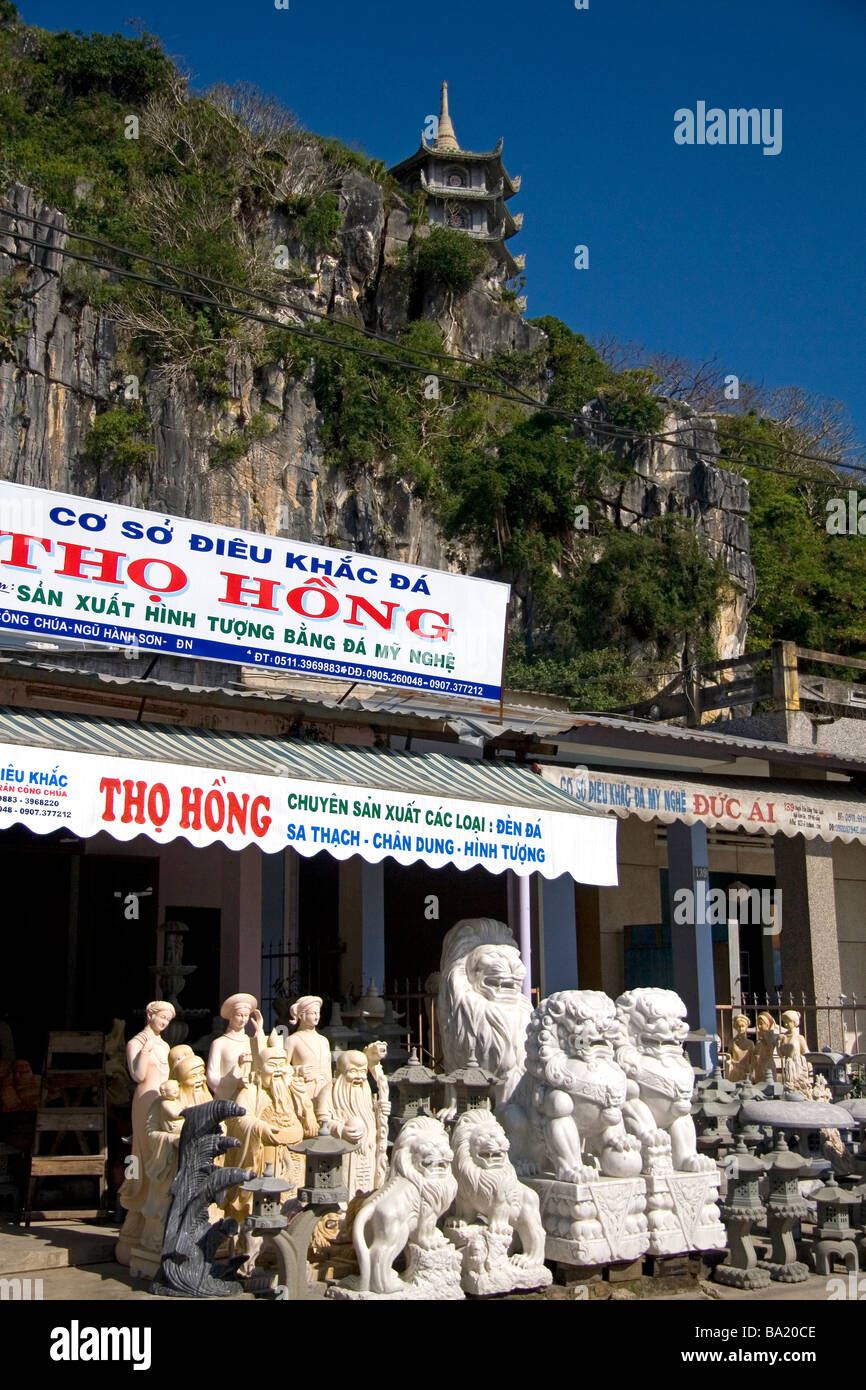 Marmor Skulpturen in einem Shop in Ngu Hanh Son Gemeinde südlich von Da Nang Vietnam verkauft Stockfoto