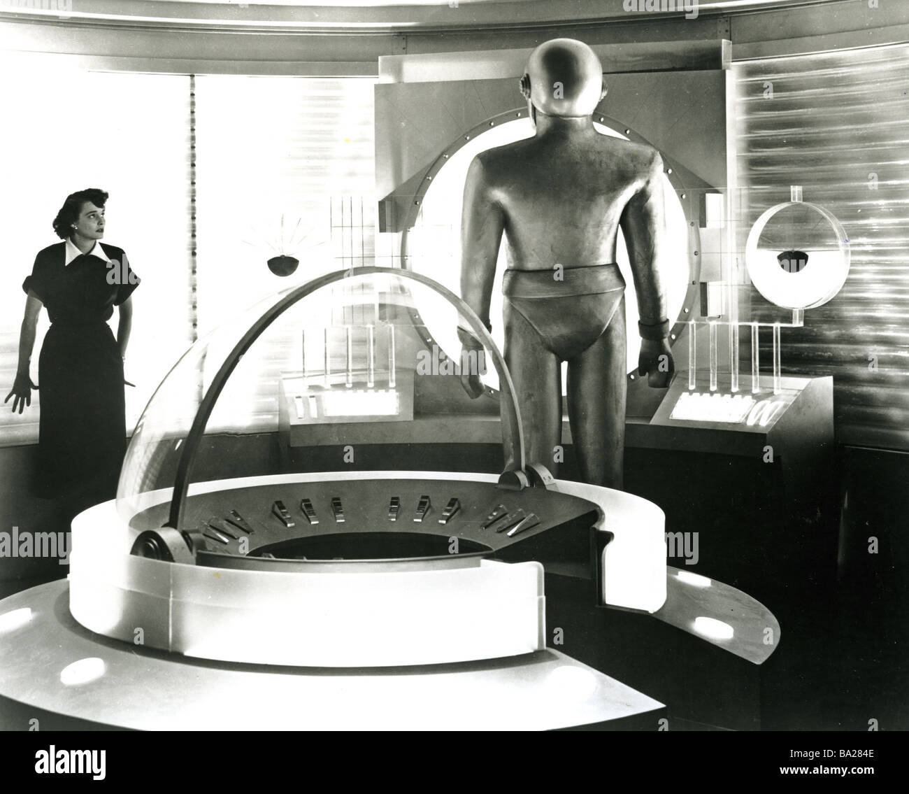 DER Tag der Erde stand noch 1951 TCF-Film mit Patricia Neal Stockfoto