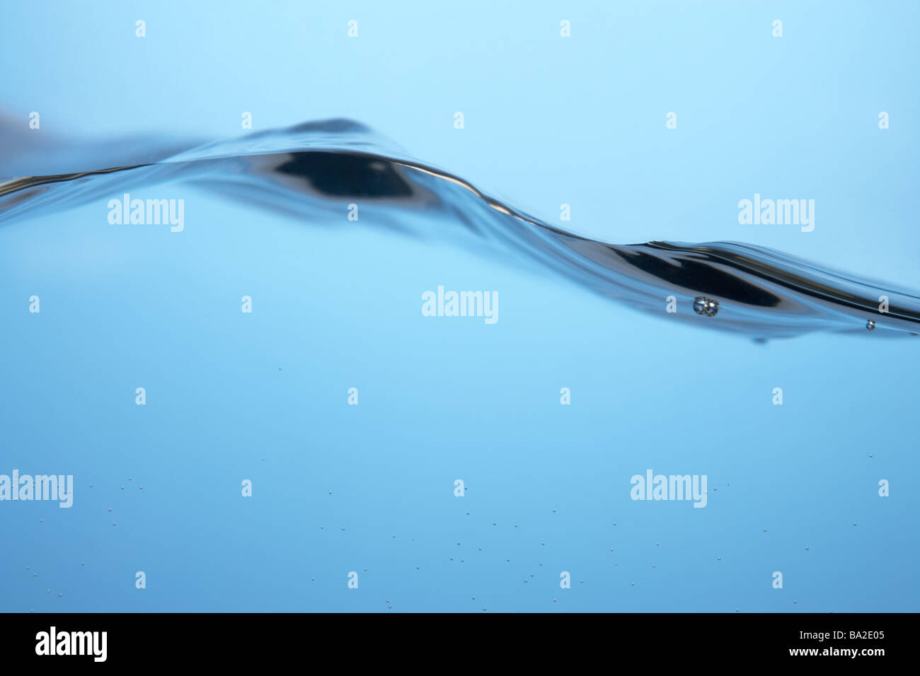 Wasser plätschern gegen Glas Stockfoto