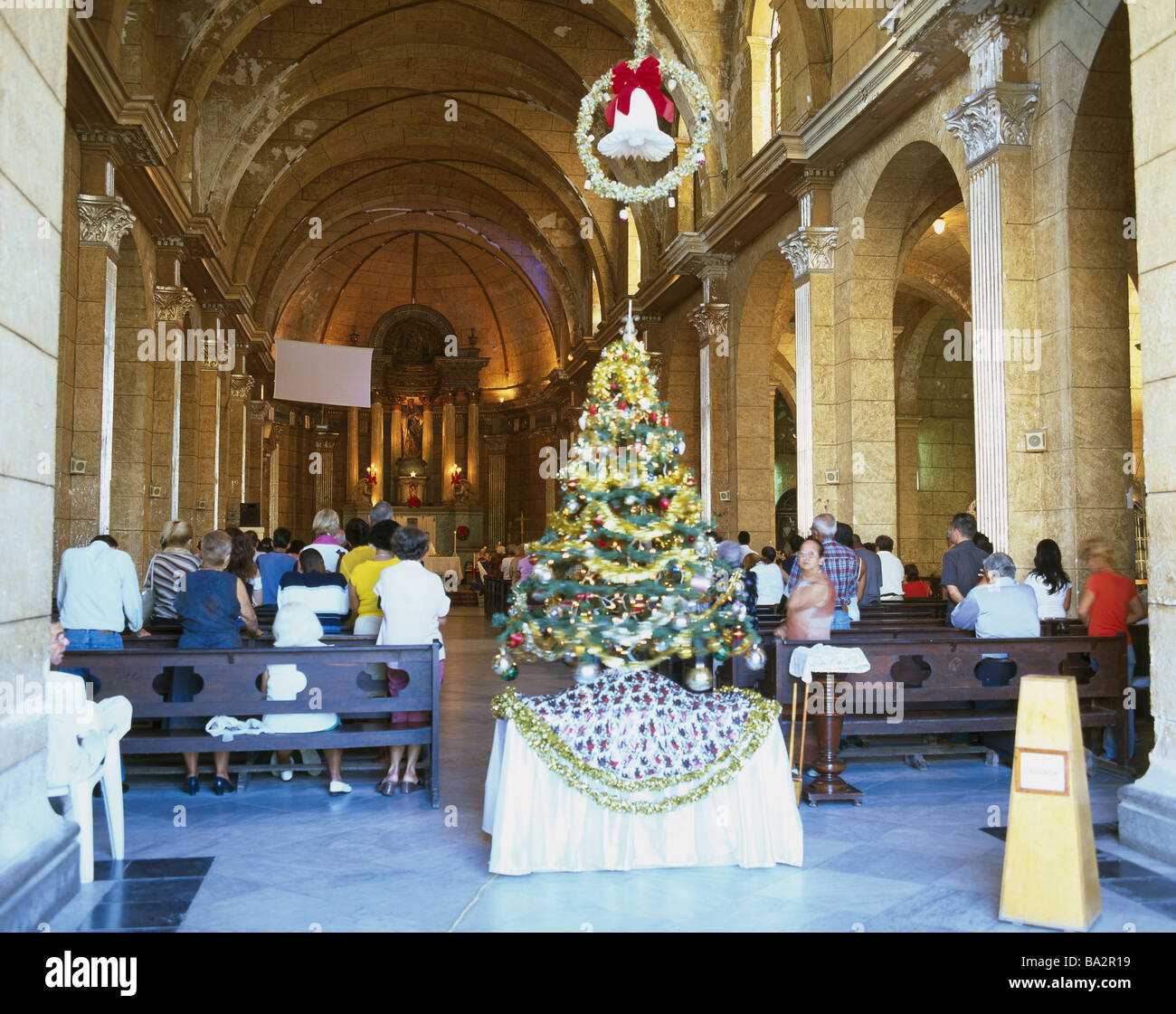 KubaCienfuegos Modelle Kirche fairen Gläubigen Weihnachtsdekoration