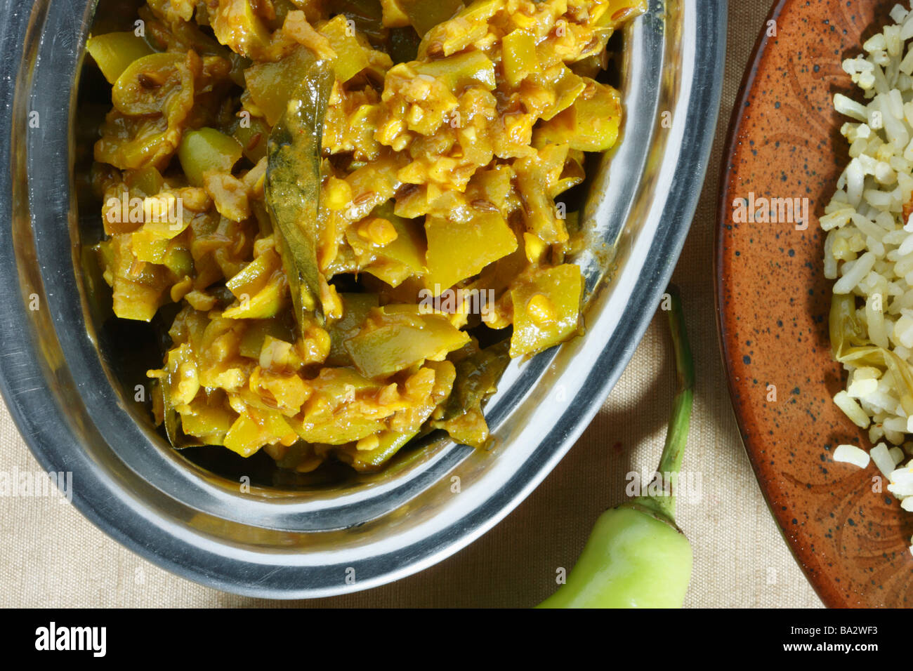 Mirchi ka Salan ist eine beliebte Chili und Erdnuss Curry von Hyderabad Stockfoto