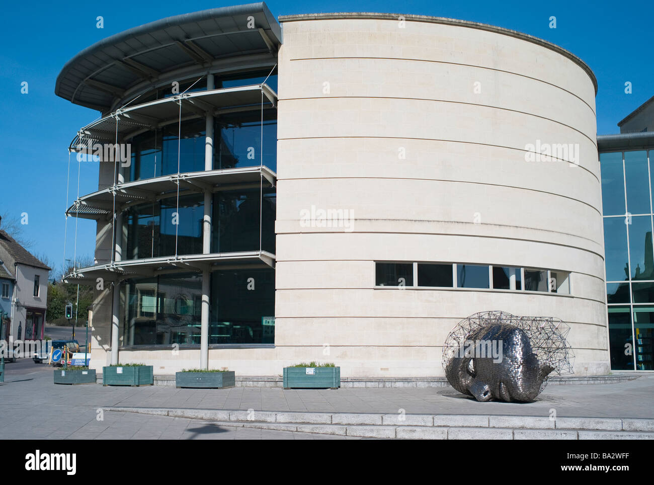 Calne Bibliothek in einem modernen Gebäude Stockfoto