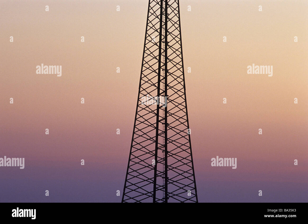 Pylone detail Morgen-Stimmung Überland-Management Stream-Mast Symbol Bau hohe Eisen-Baukonzept Wirtschaft Energie Stockfoto