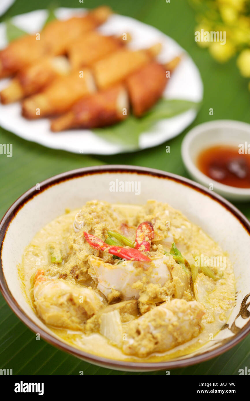 Gebratene Krabben mit Curry-Sauce rühren Stockfoto