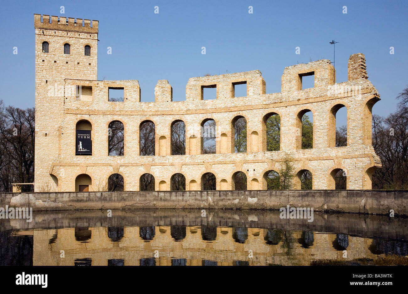 Normannischer Turm auf Ruinnenberg, Potsdam, Brandenburg, Deutschland Stockfoto