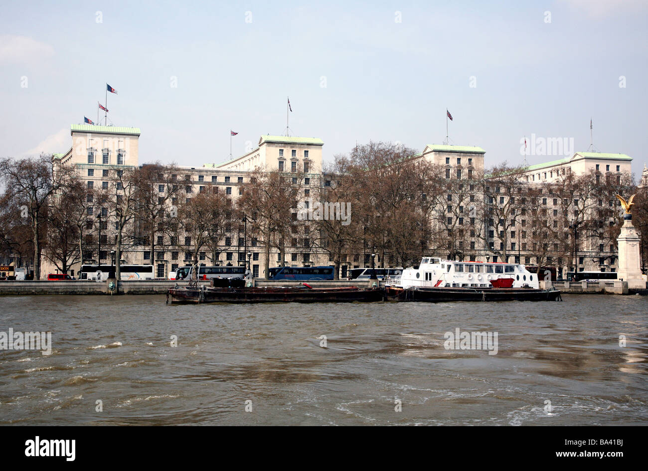 Ministerium der Verteidigung von über Fluss, London Stockfoto