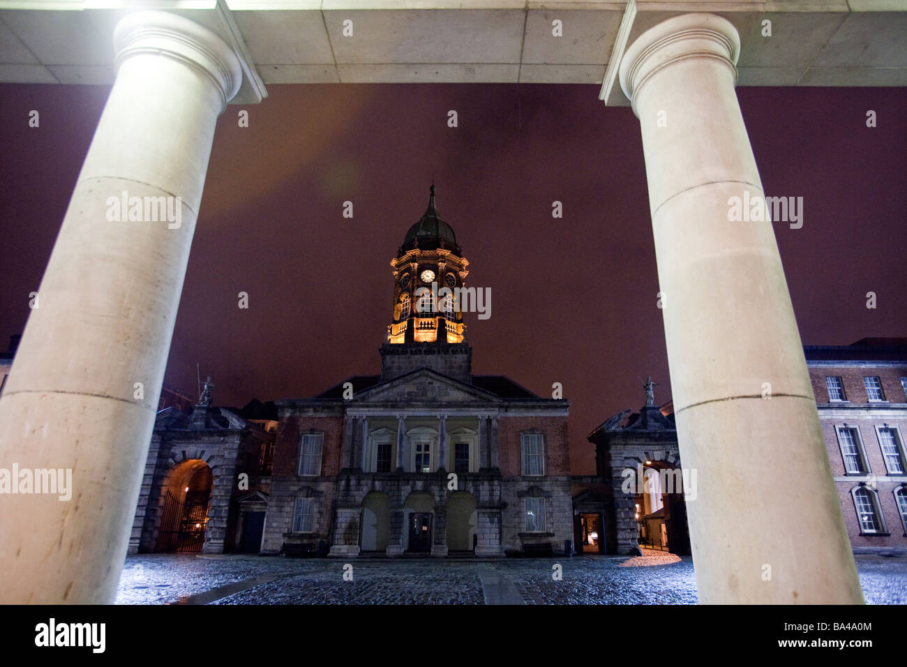 Das Bedford Hall und Tower eingerahmt durch die "State Apartments" Spalten Dublin Castle Dublin Irland Stockfoto
