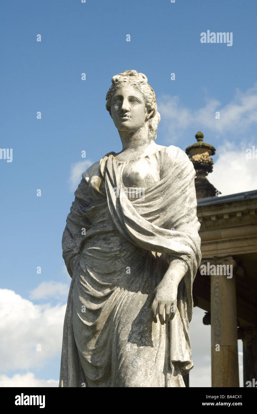 Statue im Tempel der vier Winde, Castle Howard, North Yorkshire, Großbritannien Stockfoto