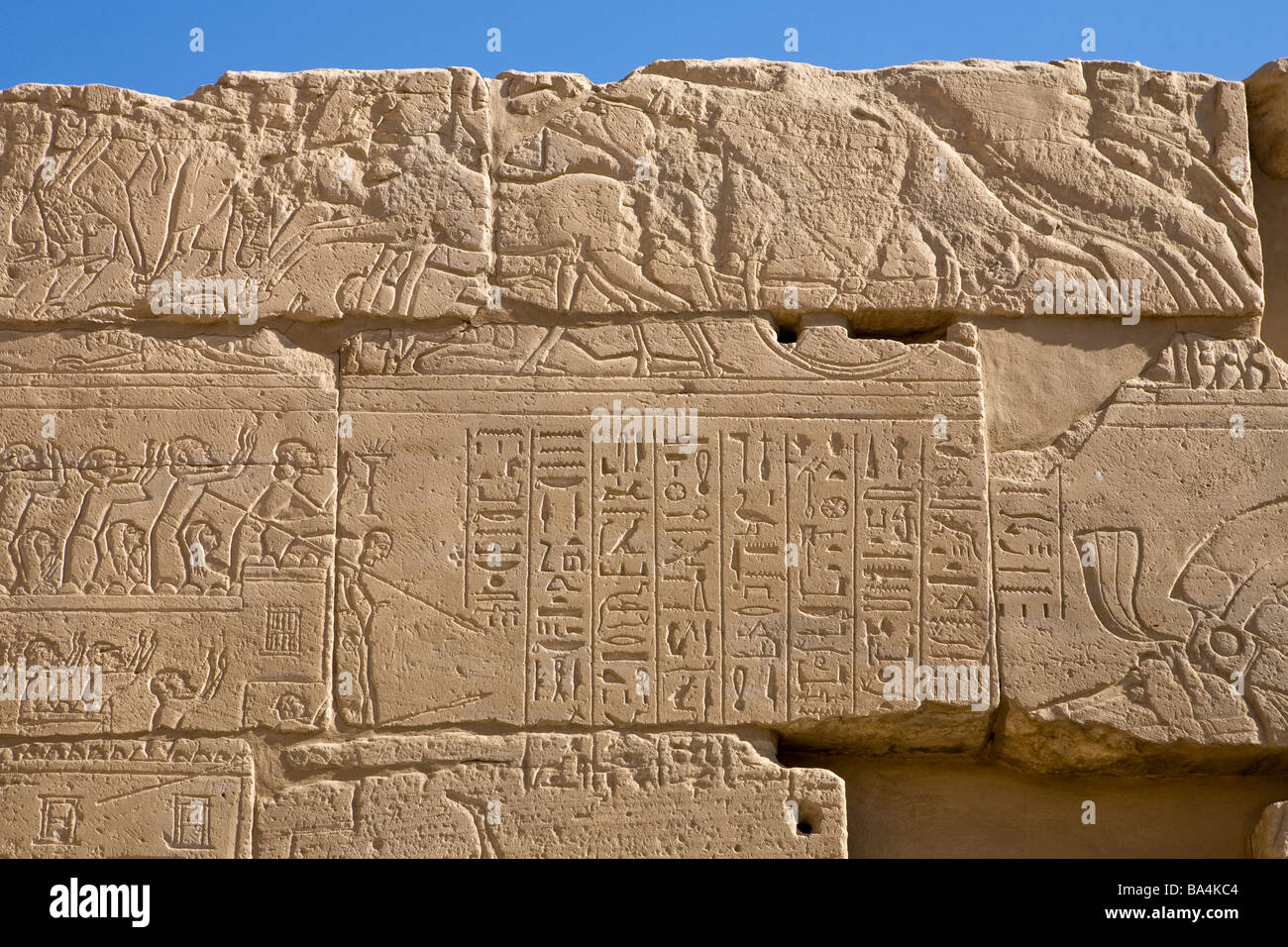 Ausschnitt aus der Ashkelon Wand in Karnak Tempel, Luxor, Ägypten Stockfoto