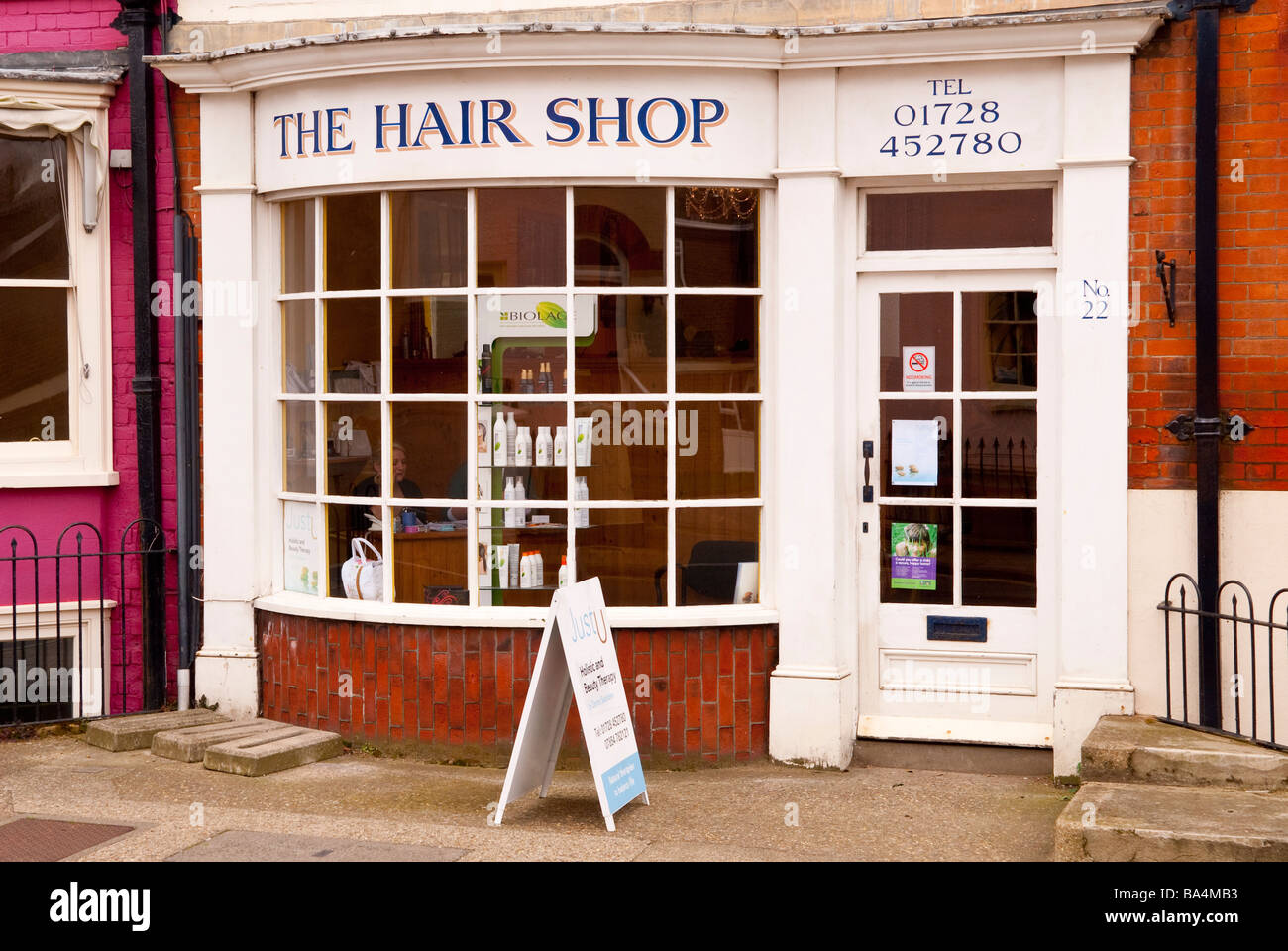 Haar-Shop-Friseursalon in Aldeburgh, Suffolk, Uk Stockfoto