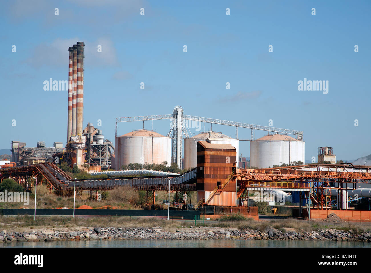 Industriehafen Portovesme, Sardinien, Italien Stockfoto