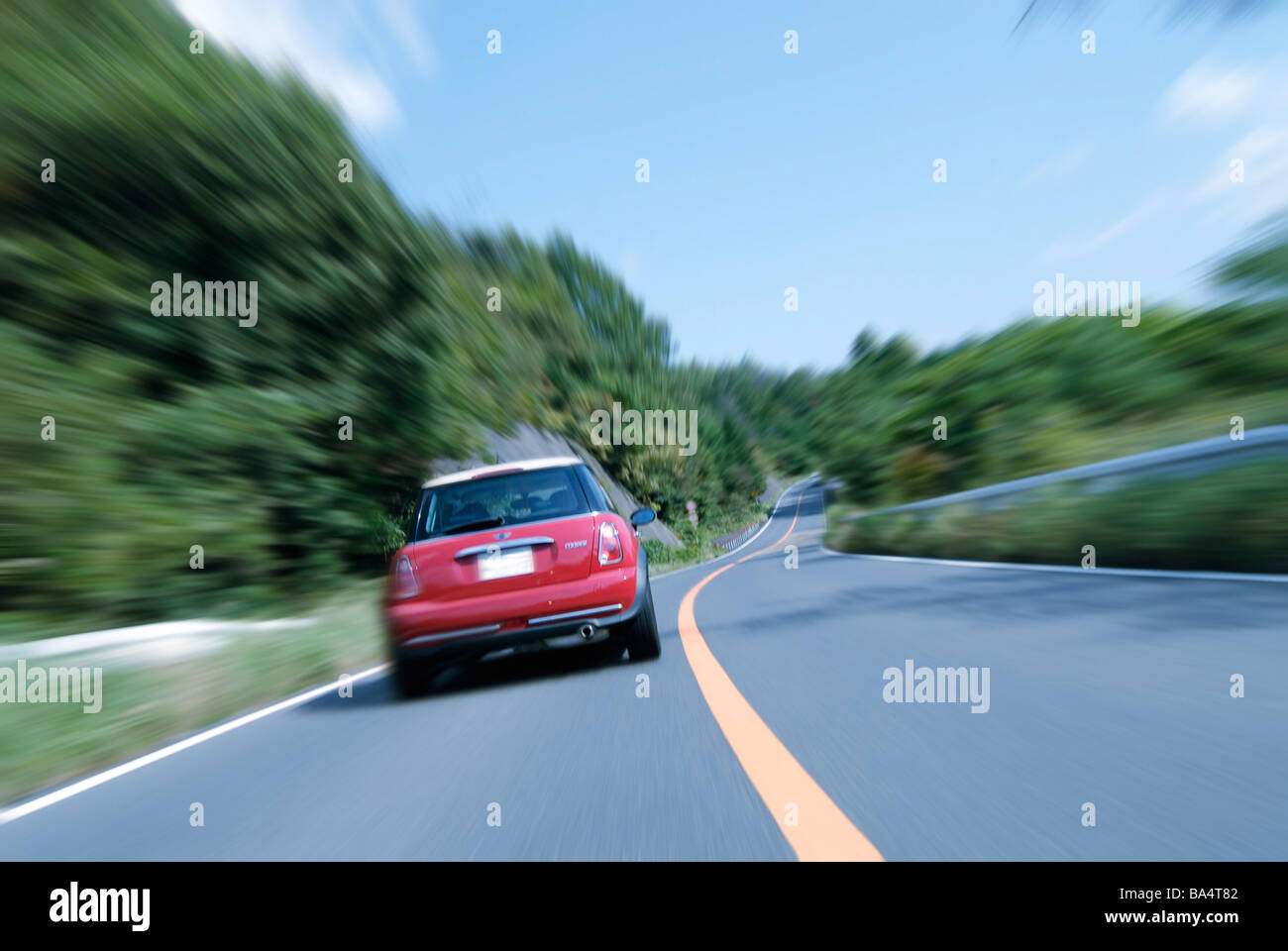 Auto am Berg Daisen Tottori Präfektur, Japan Stockfoto