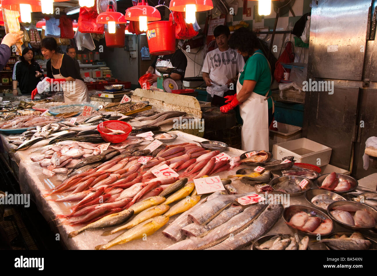 Markt mit frischen Lebensmitteln in Hong Kong Stockfoto