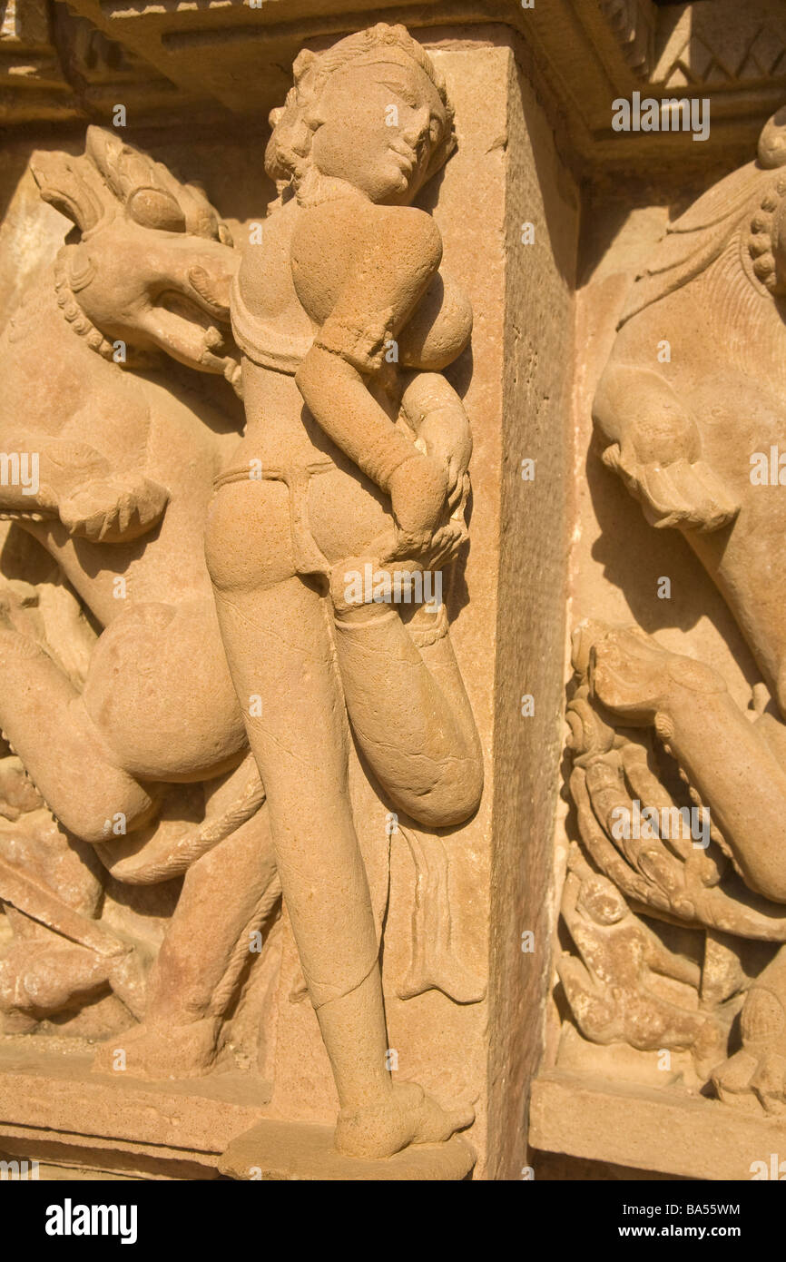 Schnitzwerk der himmlischen Schönheit, Surasundari-Tempel Khajuraho UNESCO-Weltkulturerbe Madhya Pradesh Indien Asien Stockfoto