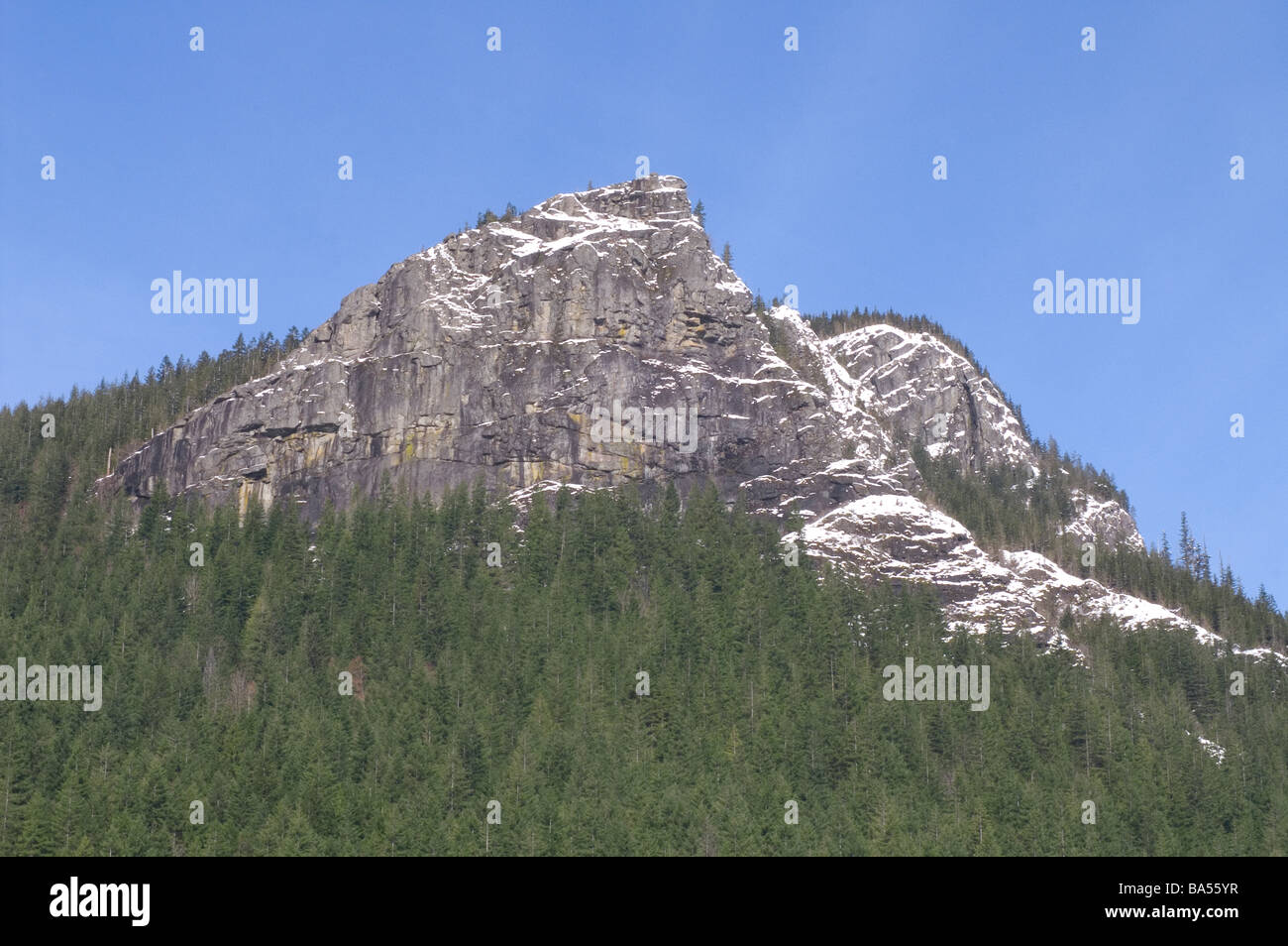 Rattle Snake Ridge hinter Klapperschlange Lake Washington Cedar Falls Road Stockfoto