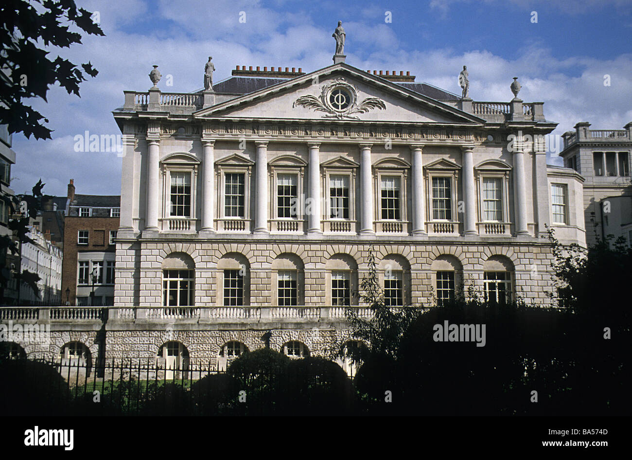 Spencer House, London SW1, betrachtet vom Green Park. Stockfoto