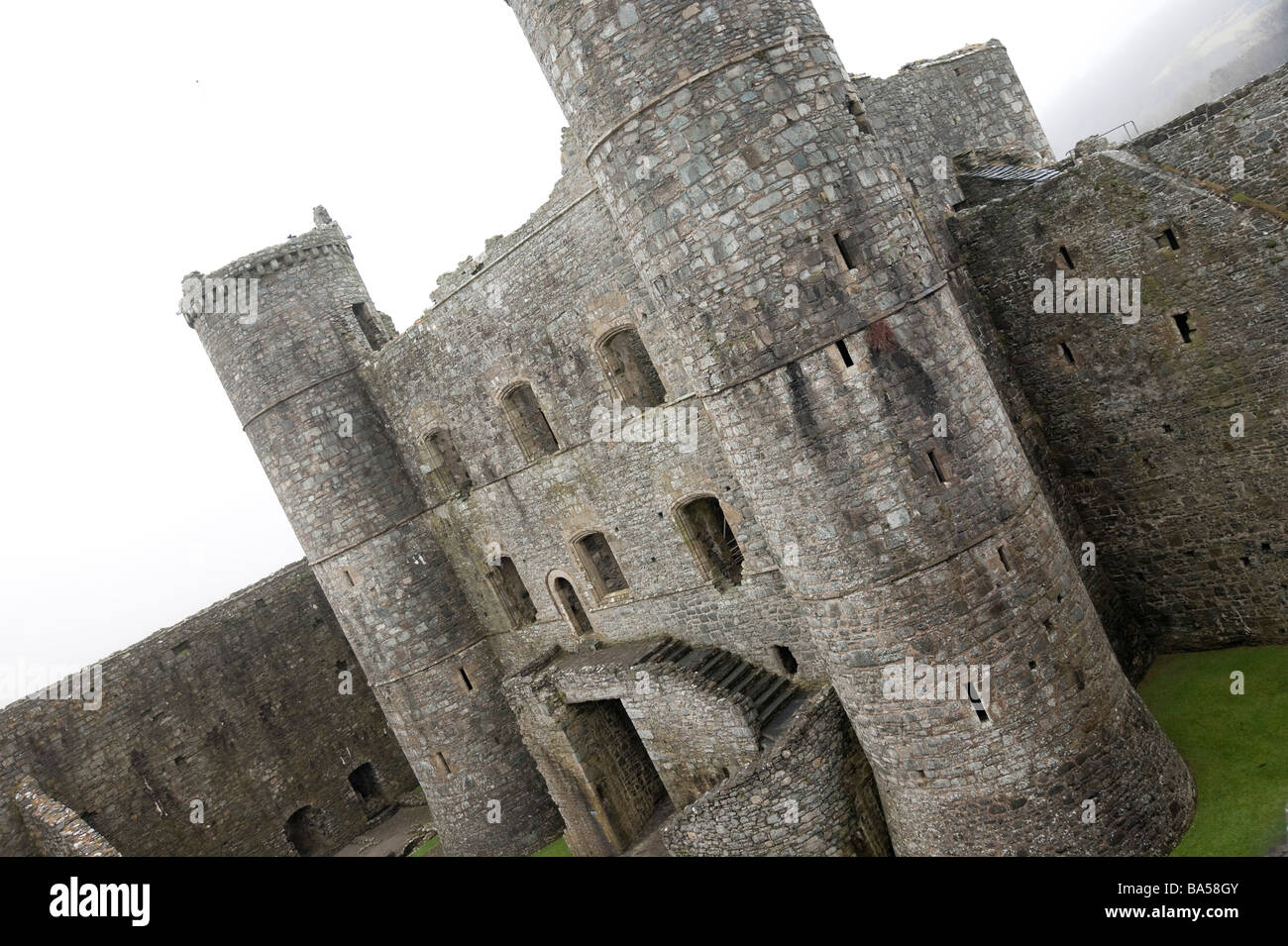 Wales - gekippt Harlech Castle Winkel Schuss Stockfoto