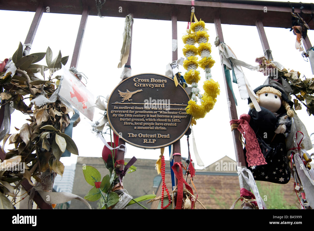 Cross Bones stillgelegten Friedhof im Stadtteil Southwark, London.  Eine ungeweihte Friedhof geht zurück bis ins Mittelalter. Stockfoto