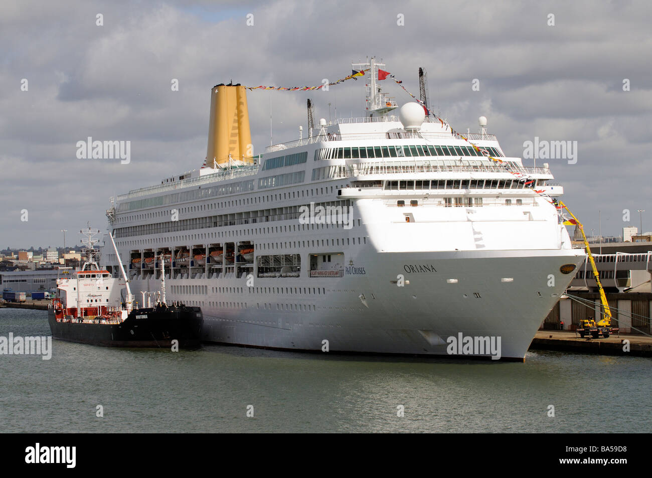 Berühmten P O Cruises Firma Oriana Kreuzfahrtschiff festgemacht in Southampton Docks südlichen England UK Stockfoto