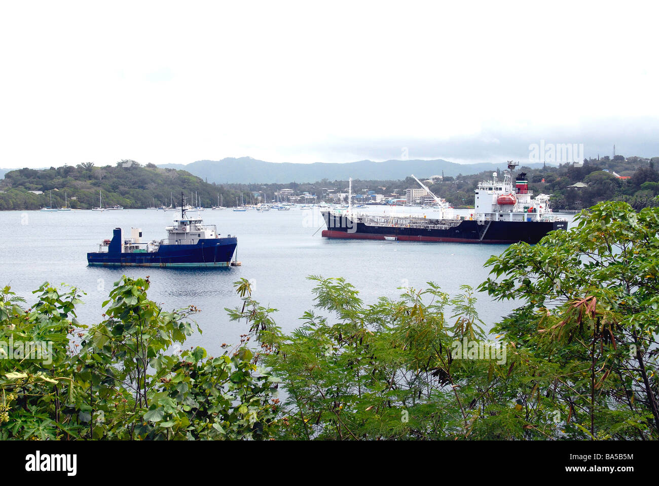 Boote im Hafen, Port Vila, Insel Efate, Vanuatu Stockfoto