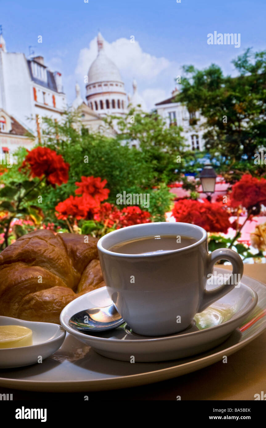 Café Paris, Montmartre kontinentales Frühstück Kaffee & Croissant