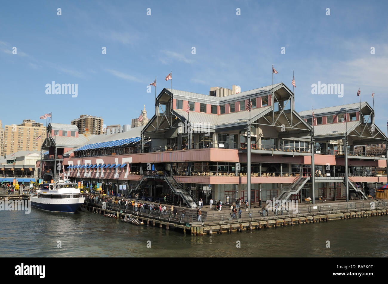 Pier 17 in South Street Seaport, Lower Manhattan. Stockfoto