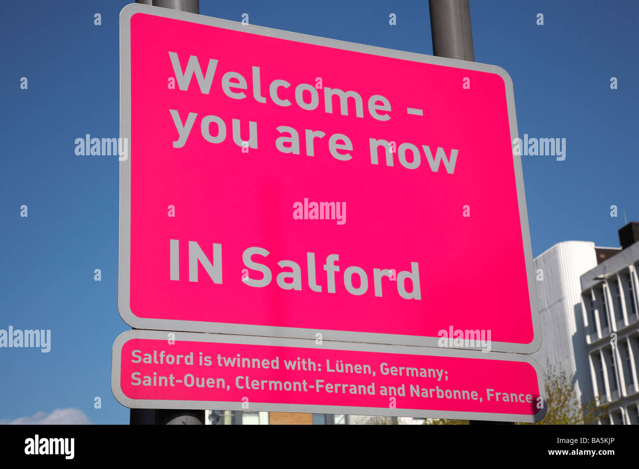 Willkommensschild für Salford UK Stockfoto