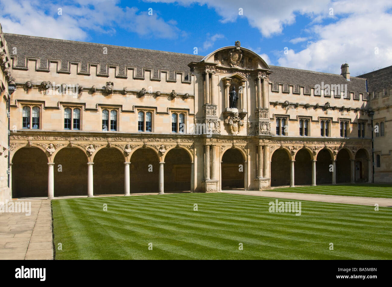 Oxford, England, Vereinigtes Königreich. Str. Johns Hochschule. Canterbury Quad (1631-36) Stockfoto