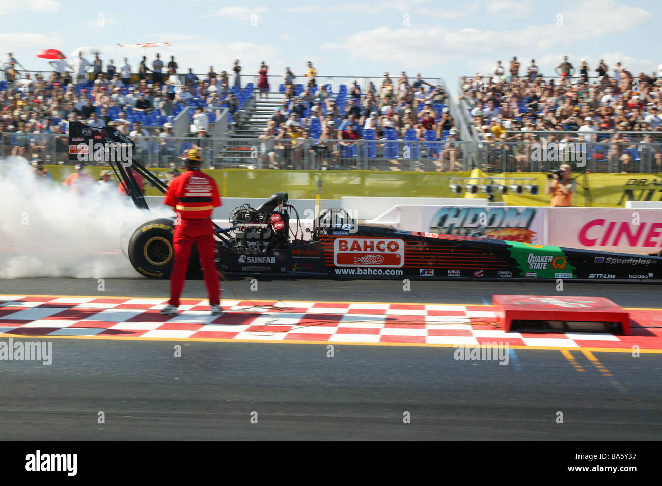Drag Racing Car Modelle "Burn-Out" Seite-Stellungnahme Plattform keine Property-Release Dragster starten konkurrenzlos Release Event Stockfoto
