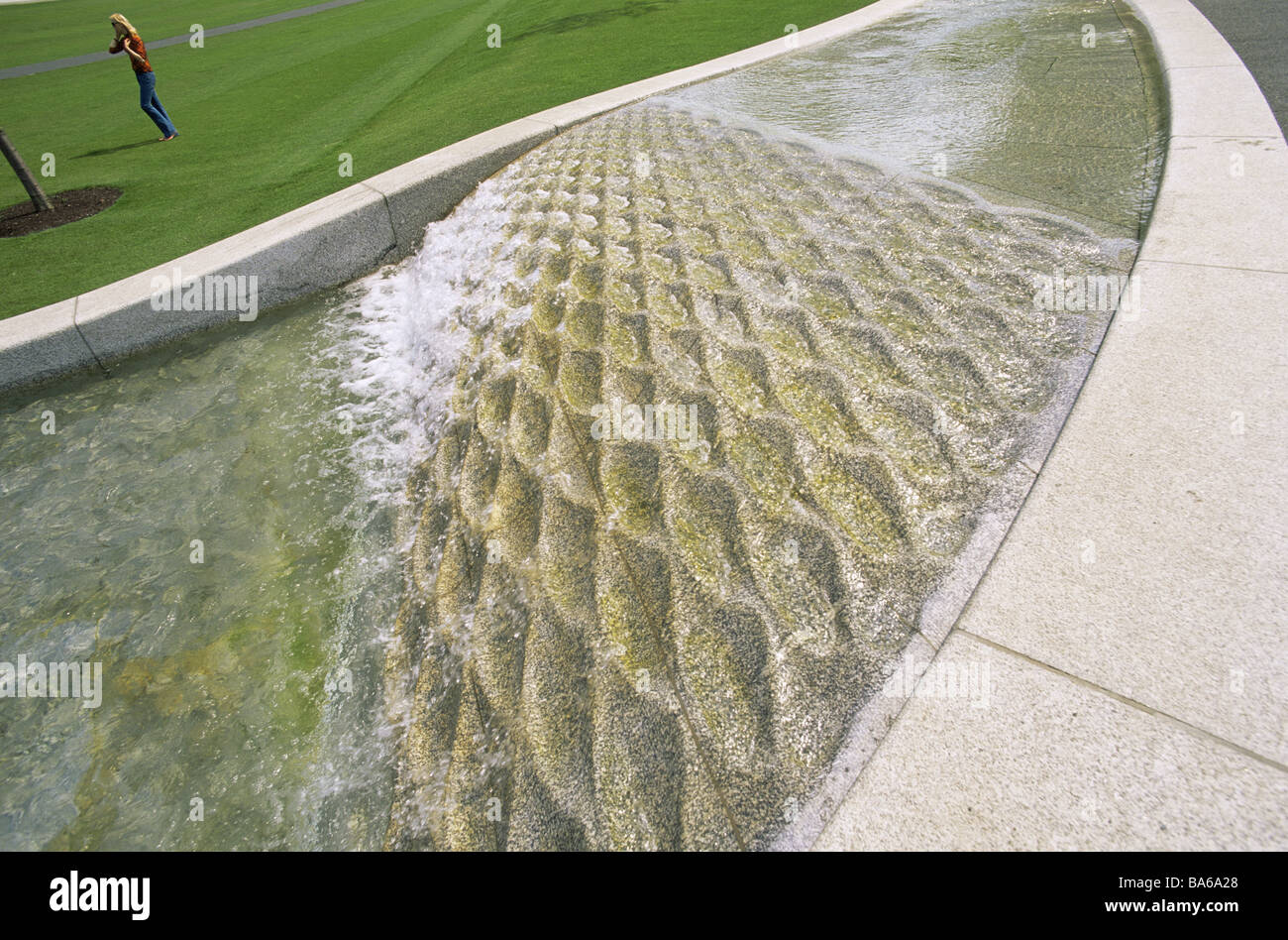 Großbritannien London Hyde Park Lady Di Brunnen Detail England Hauptstadt Park-gut-Installation Becken Prinzessin von Wales Diana Stockfoto