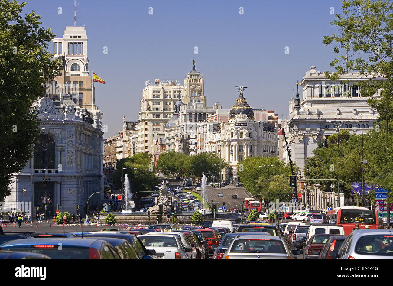 Spanien Madrid Alcala Straße überqueren Marmelade Hauptstadt Straßenverkehr Fahrzeuge Autos Kreuzung Stadtverkehr Alcala Straße Autos Stockfoto