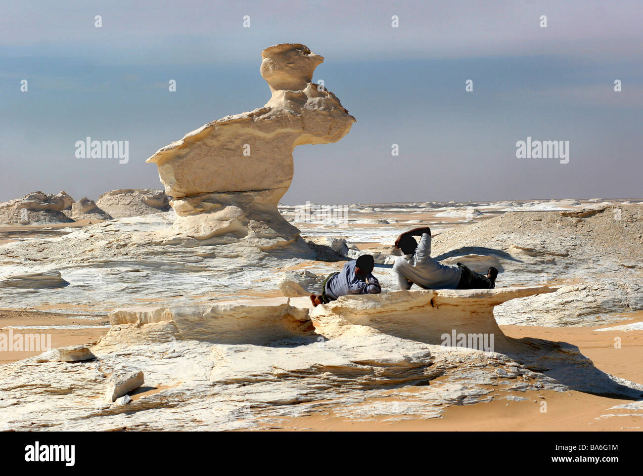 Ägypten-Libysche Wüste Felsformationen Natur Leben negativ Vegetation lose erhitzen Trockenheit staubigen sandigen weißen Wüste Felsen Stockfoto