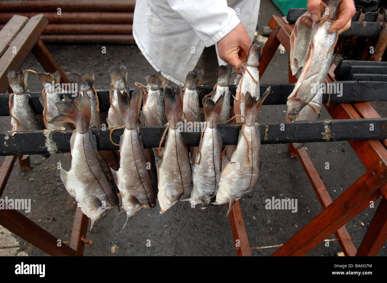 Arbroath Smokies zum Verkauf an einen Bauernmarkt in Schottland Stockfoto