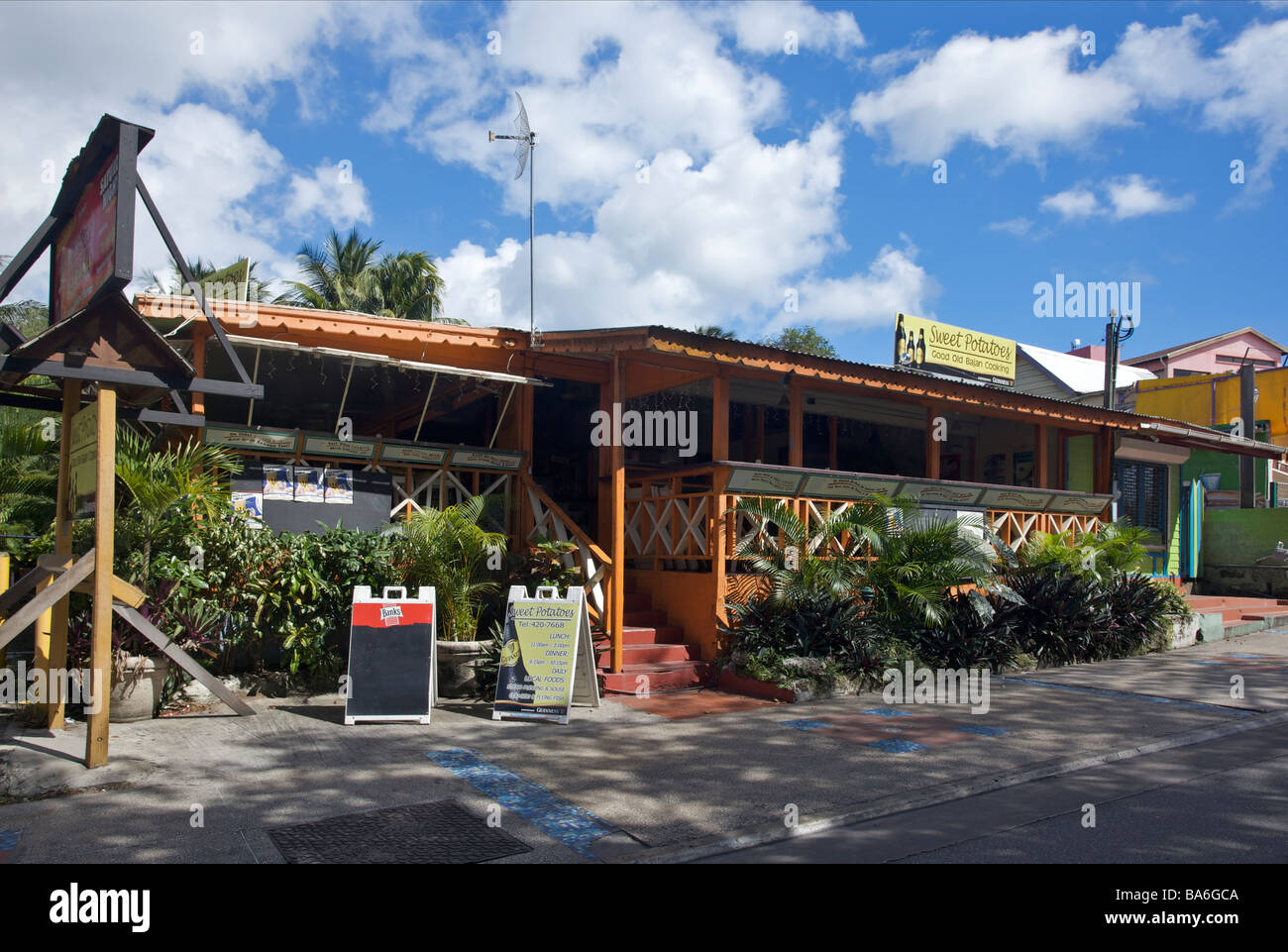 Süßkartoffeln-Restaurant, traditionelle Barbados Restaurant in St. Lawrence Gap, Barbados Stockfoto