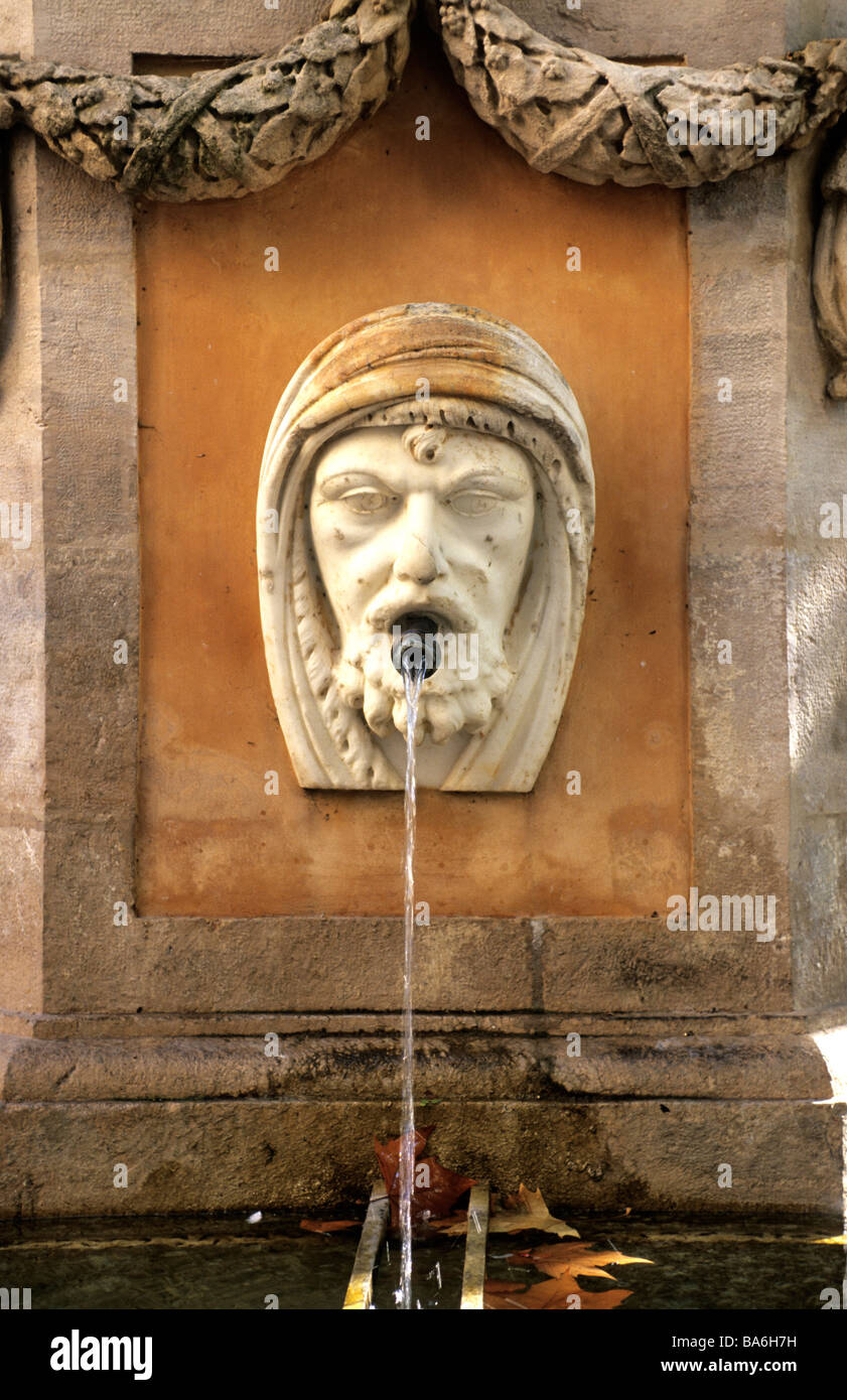 Frankreich, Var, Cotignac, 4 Jahreszeiten-Brunnen Stockfoto