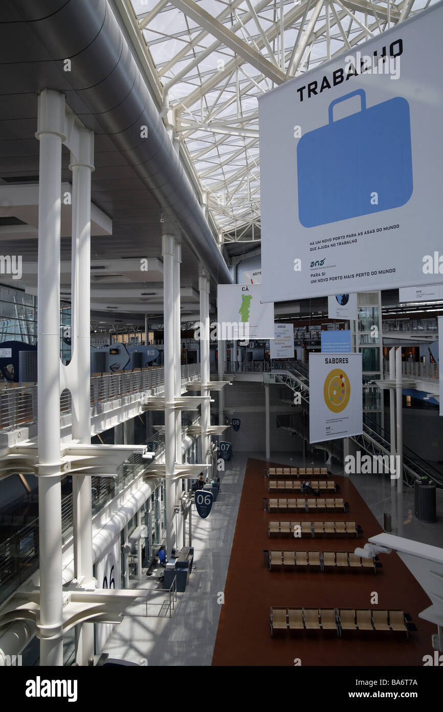 Flughafen Porto Abflug