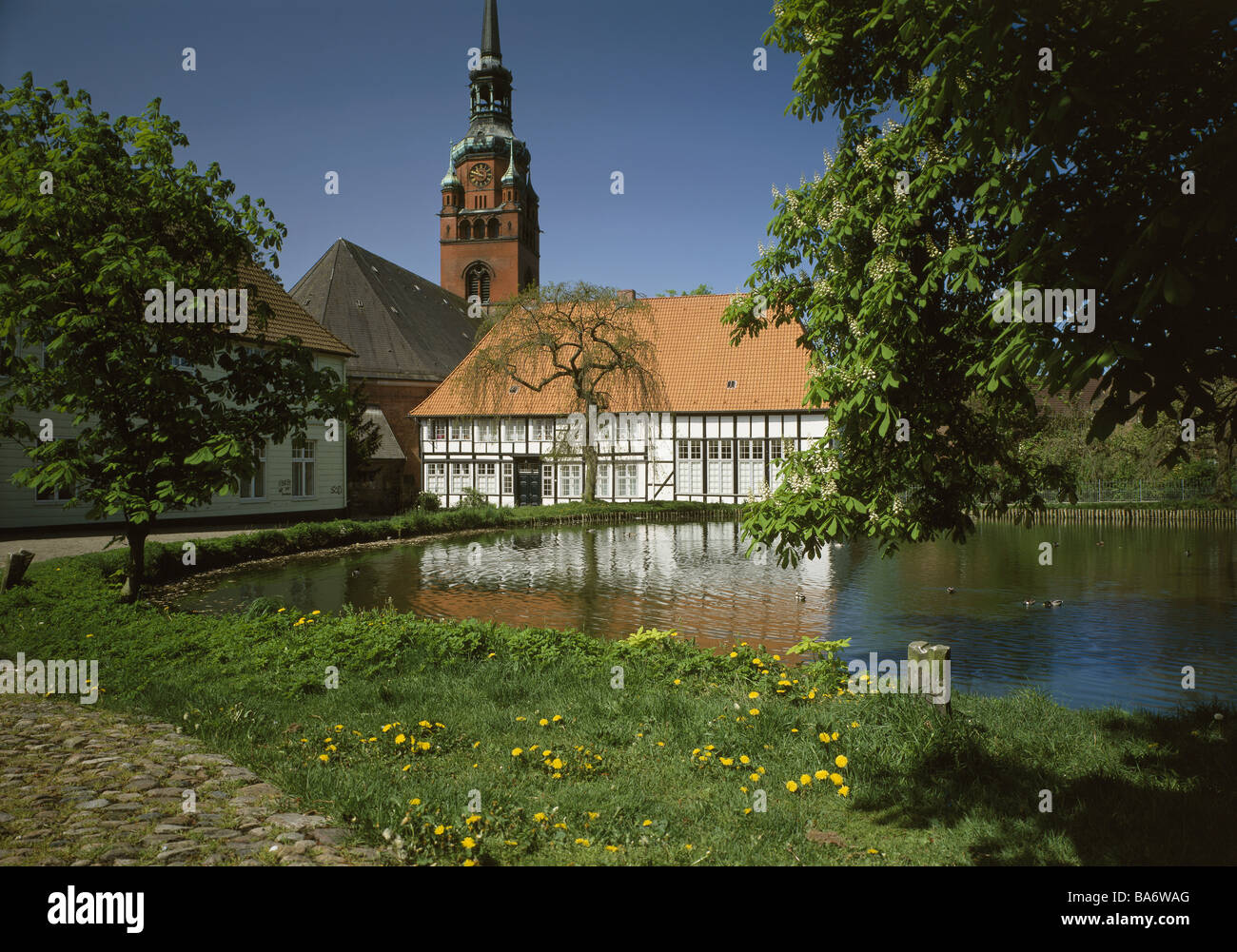 Deutschland Schleswig Holstein Itzehoe St. LaurentiiKirche Kloster