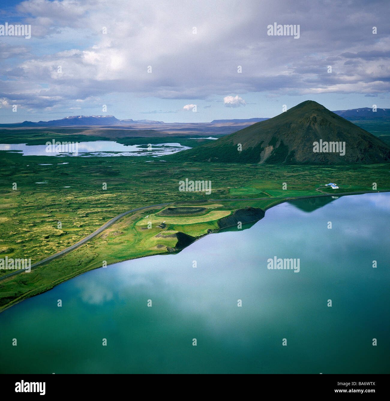 Pseudocraters im See Mývatn, Nordisland Stockfoto